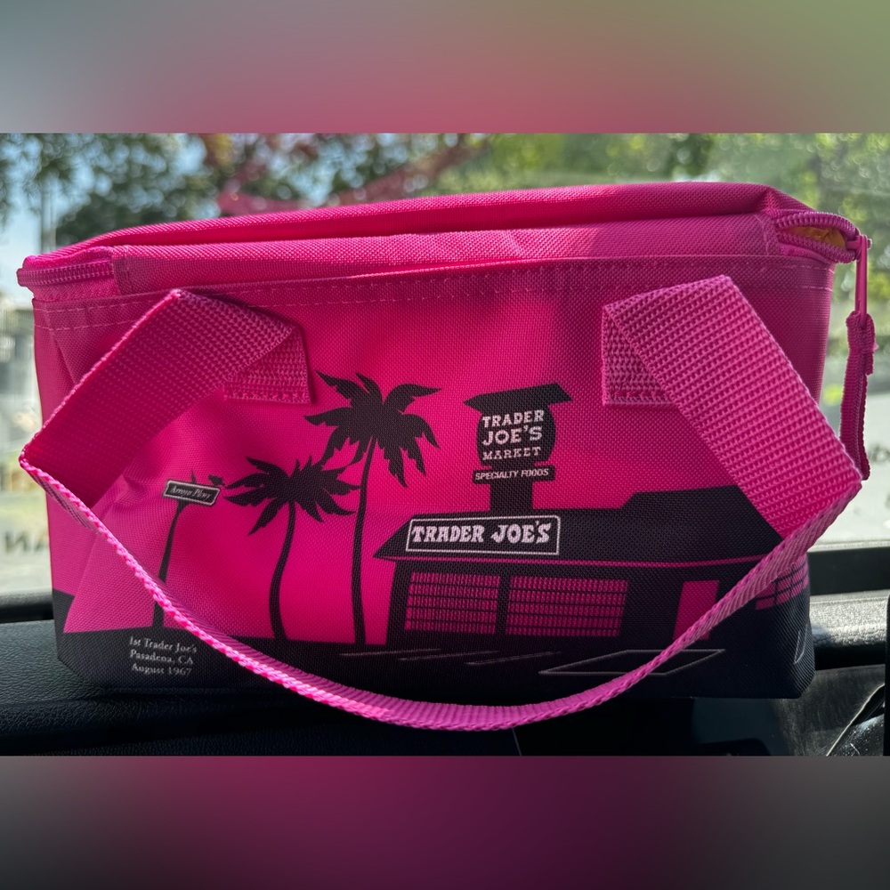 Trader Joe’s insulated lunch bag summer ‘24 magenta.